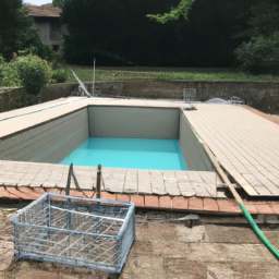 Installez facilement une piscine hors sol pour des heures de plaisir en famille Cusset